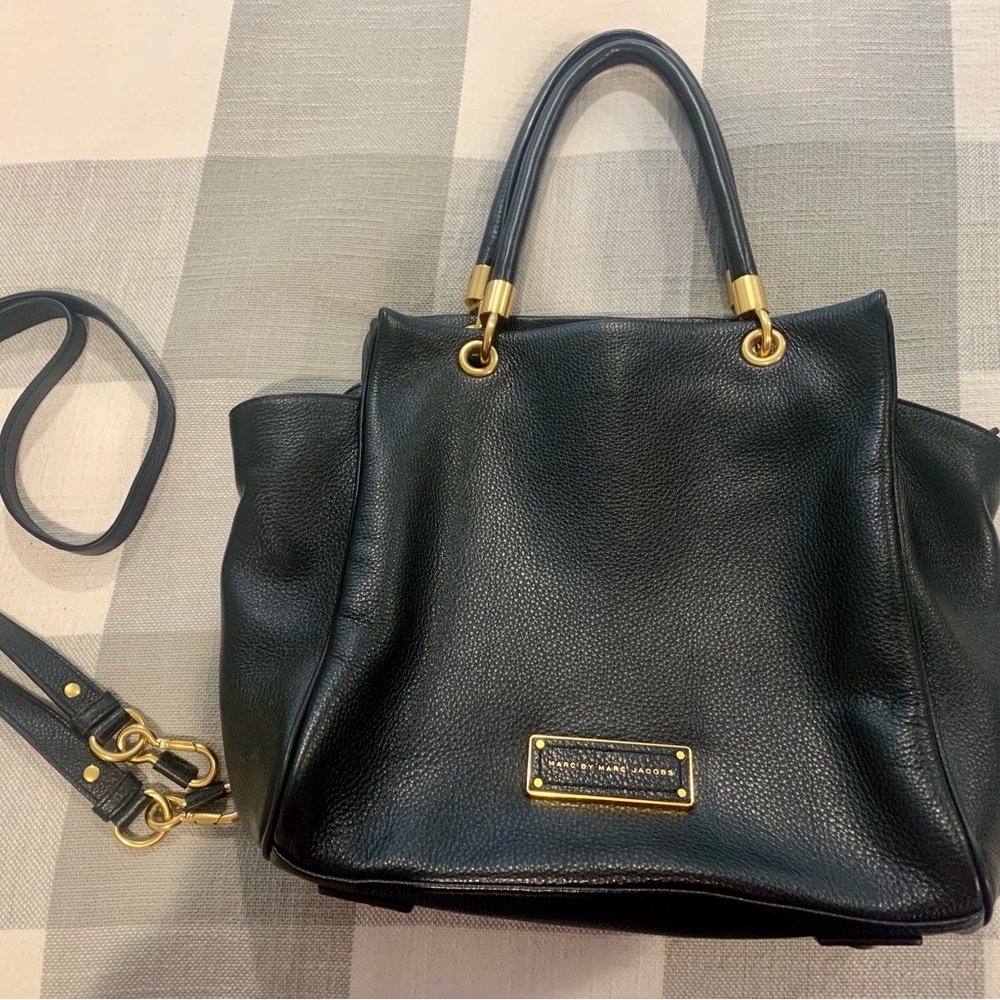 Marc Jacobs black leather purse